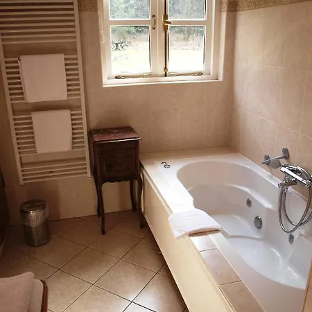 Landgoed, Jachtslot De Mookerheide Hotel